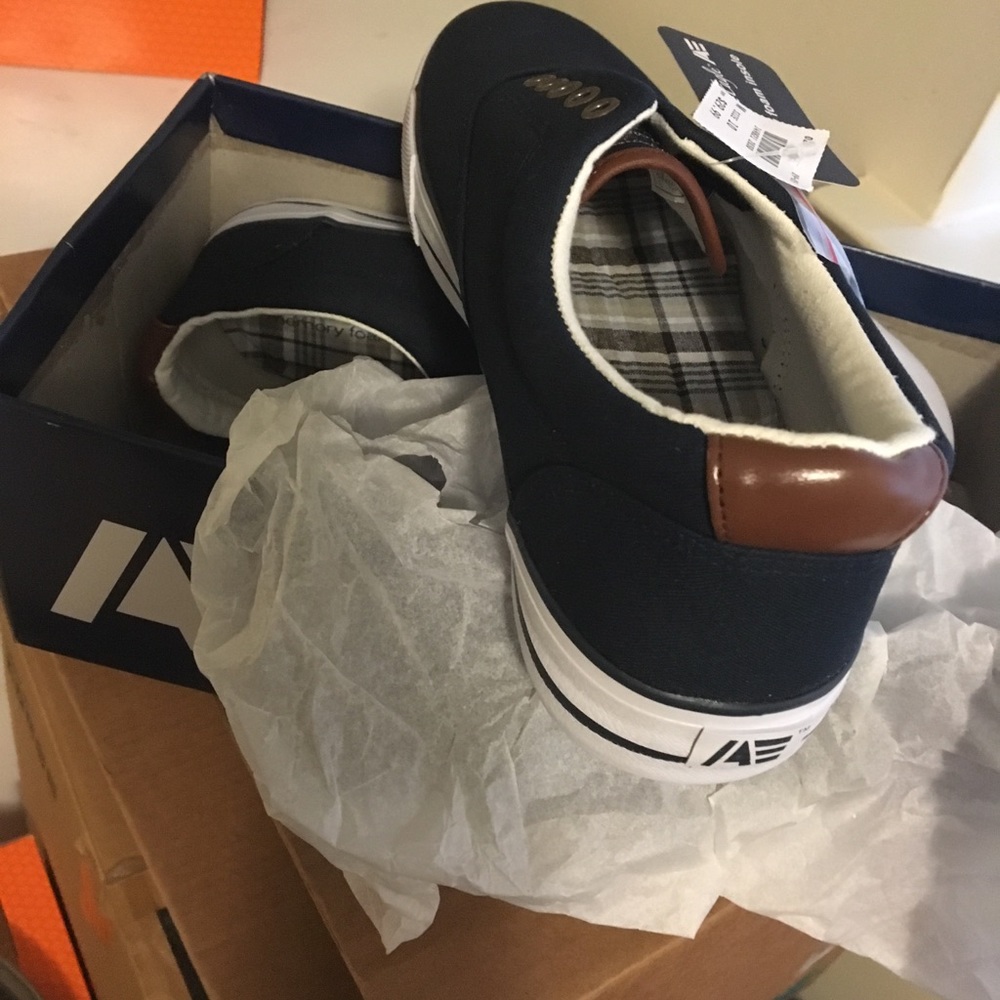 Shoes - Picture 2 of 3
